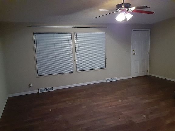 3rd image of 2612 Lynn Ct