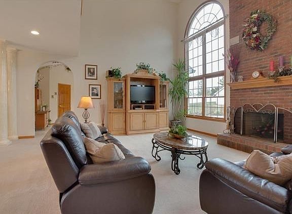 5th image of 2596 Bluffwood Dr