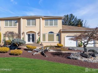 44 Ivanhoe Dr, Manalapan, NJ 07726