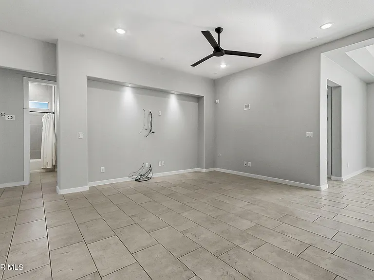 329 Hector Porras Dr — Photo 15