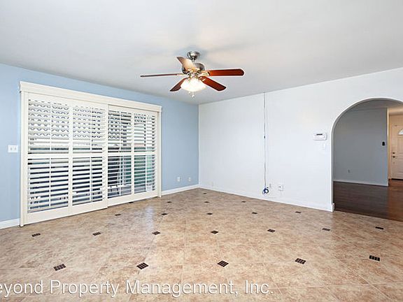 4th image of 2781 Beatrice St