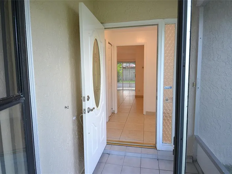 2357 White Oak Cir — Photo 27