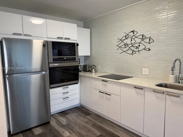 20335 W Country Club Dr, Miami, FL