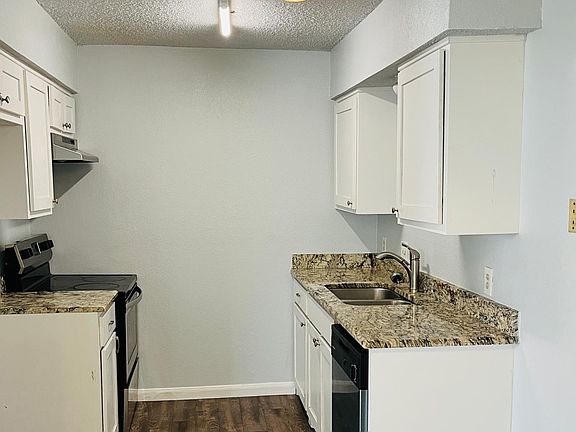 3rd image of 7033 Crosstimbers Ln