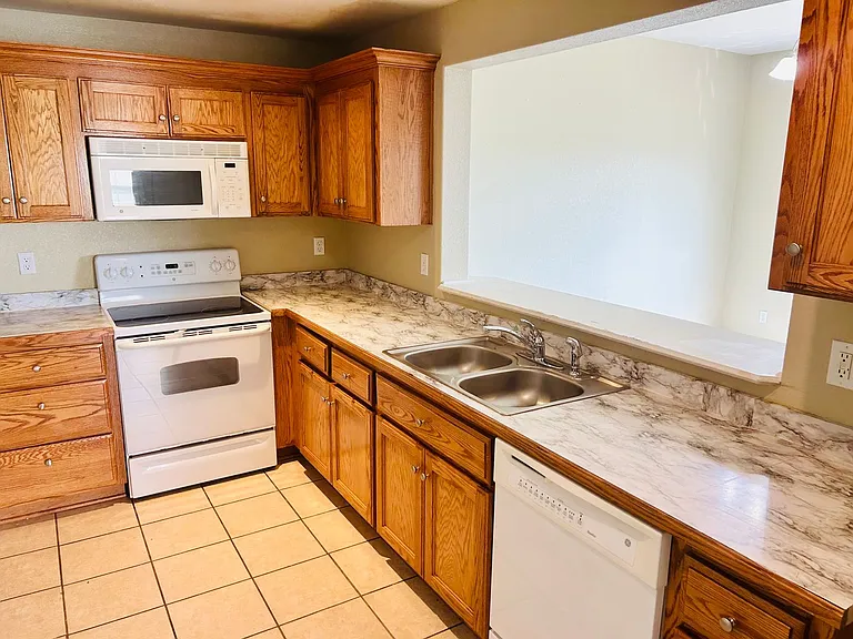 2705 Kathie Dr — Photo 7
