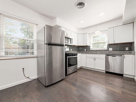 3rd image of 2953 Brownlee Ave