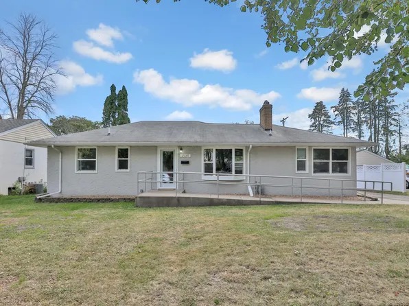 2130 Ivy Ave E, Saint Paul, MN 55119