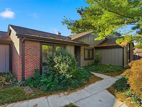 2nd image of 1462 Carriage Trace Blvd