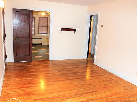 2nd image of 19 Waterston Ave APT 3