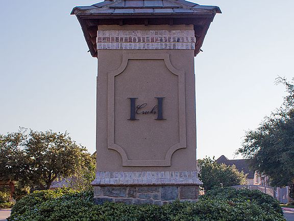 3rd image of 2652 Stoneleigh Cir