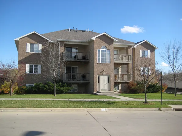2866 Coral Ct, Coralville, IA 52241