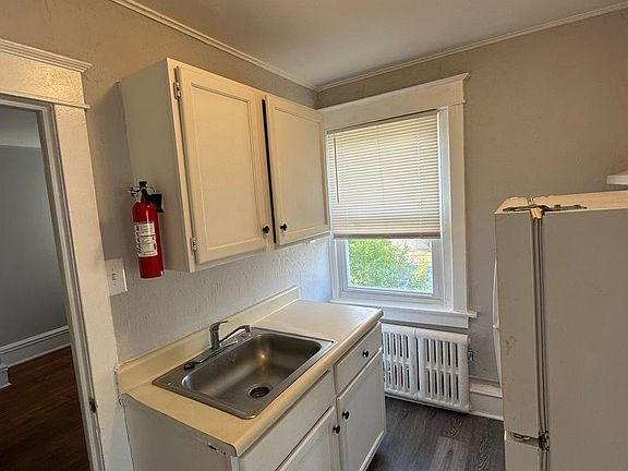 4th image of 48 S Wycombe Ave APT 12