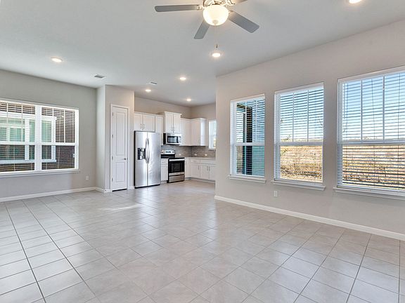 5th image of 1015 Vista View Dr #502