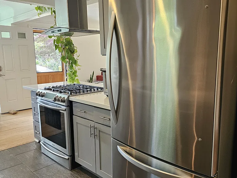 825 N Baldwin St — Photo 10