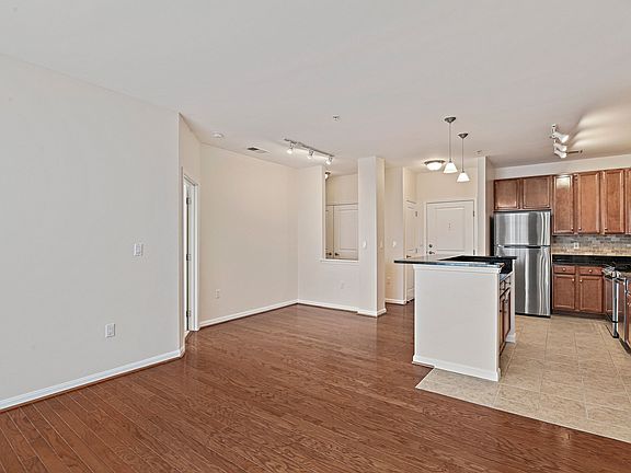 3rd image of 2655 Prosperity Ave APT 239