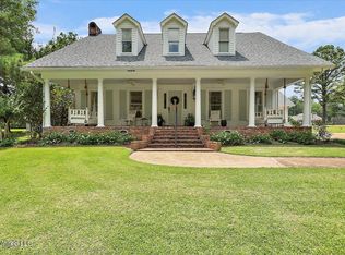 332 Country Club Rd, Canton, MS 39046