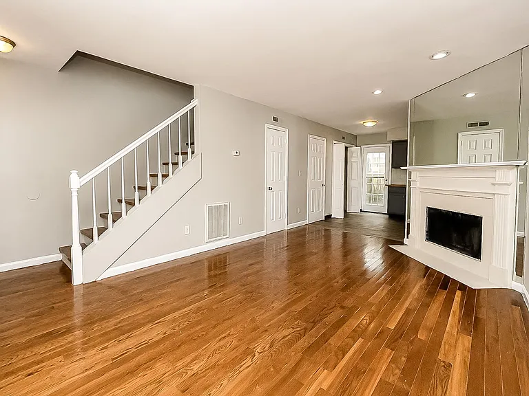 2827 Dayton Blvd #1 — Photo 6