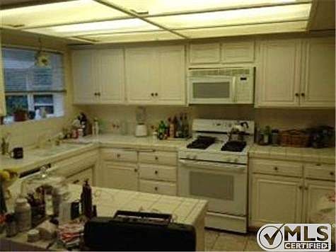3rd image of 5015 Ambridge Dr