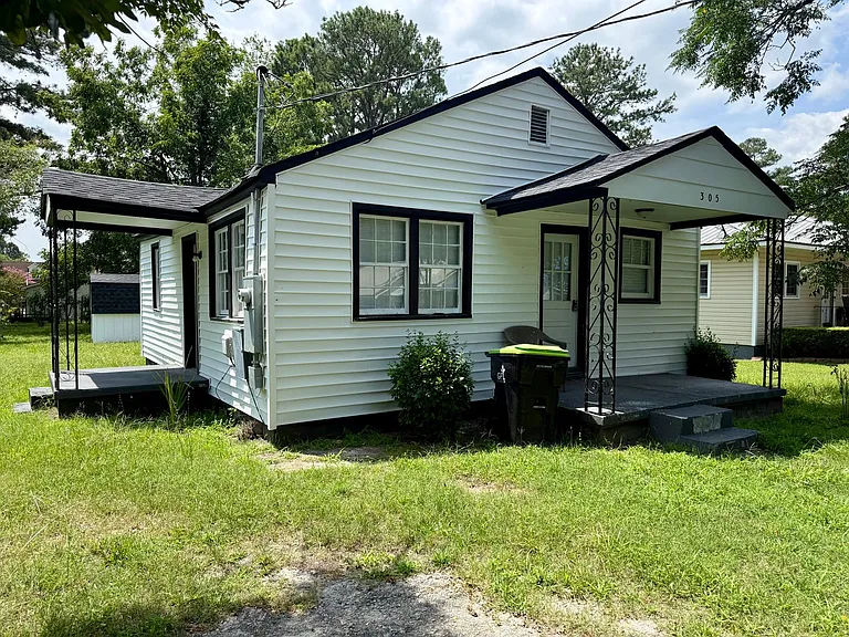 305 Maple St — Photo 2