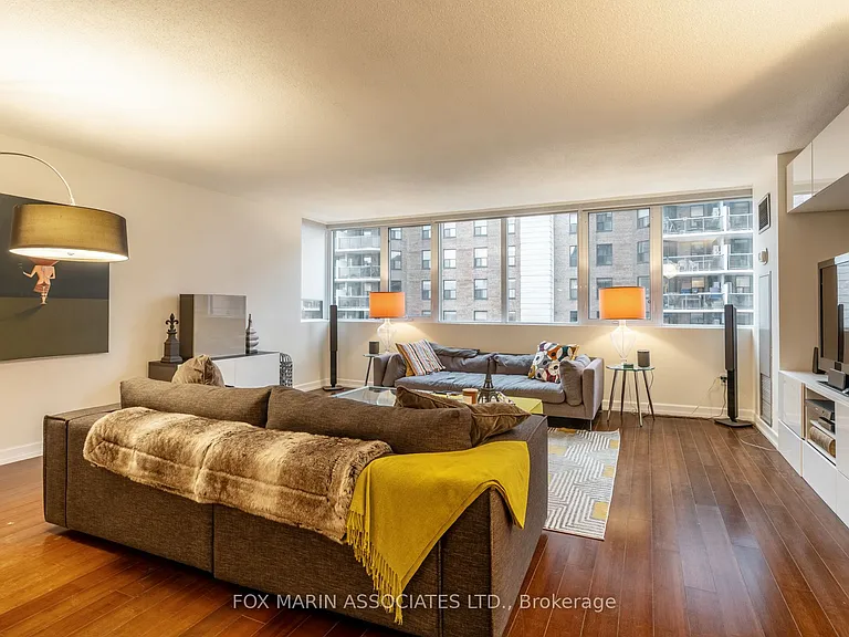 256 Jarvis St #10D — Photo 1