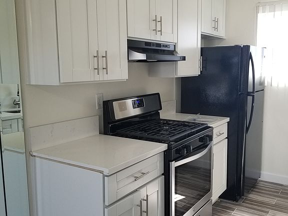 3rd image of 10840 Hortense St APT 1