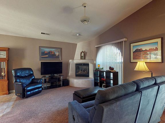 4th image of 10921 Central Park Dr NE