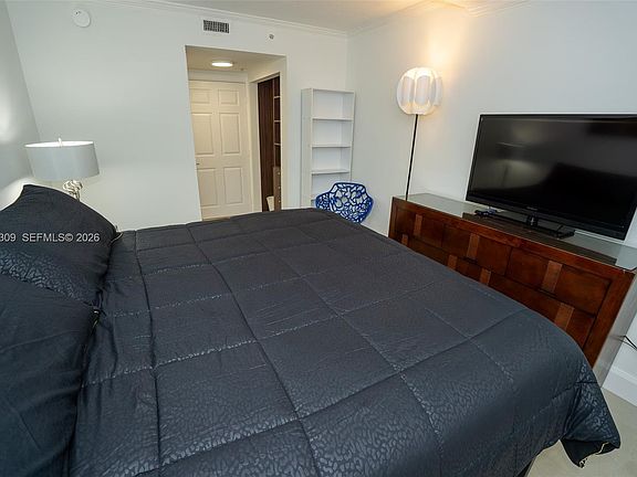 3rd image of 2951 S Bayshore Dr #716