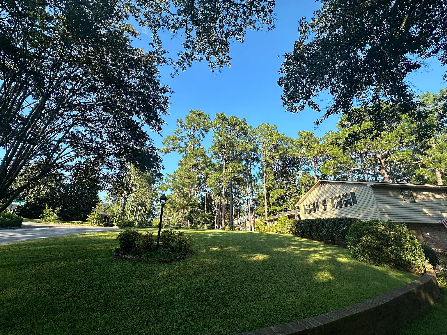 4 bed, 2.5 bath, 2376 sqft, $2,600 — Photo 4
