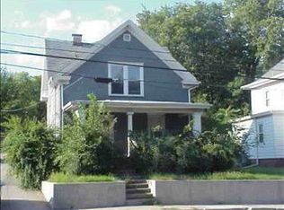 903 E Oakland Ave, Bloomington, IL 61701