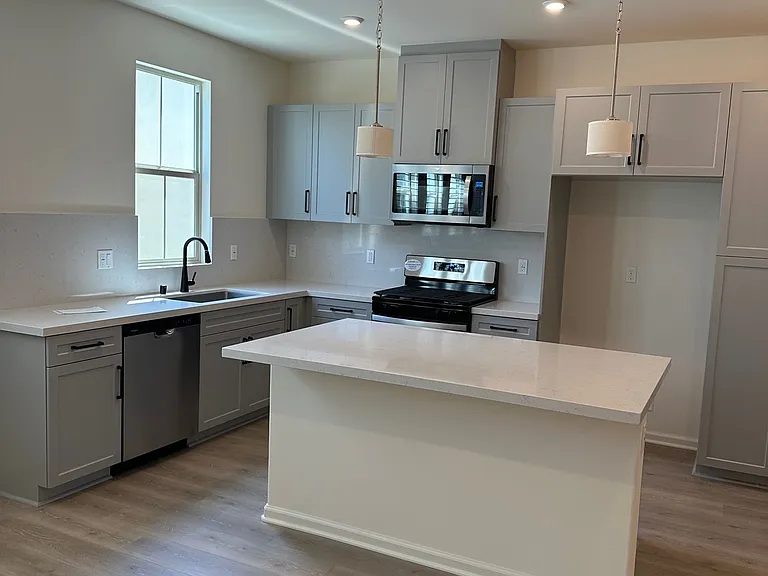 16339 Sandpiper Ave #B — Photo 3