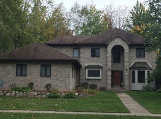 812 Scenic Dr, Midland, MI 48642