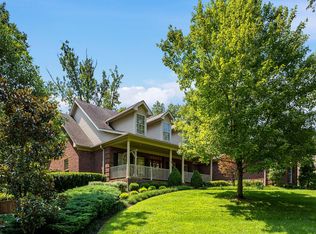 1022 Whitewood Bend Dr, La Grange, KY 40031