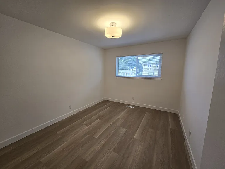 910 Academy Ave — Photo 12