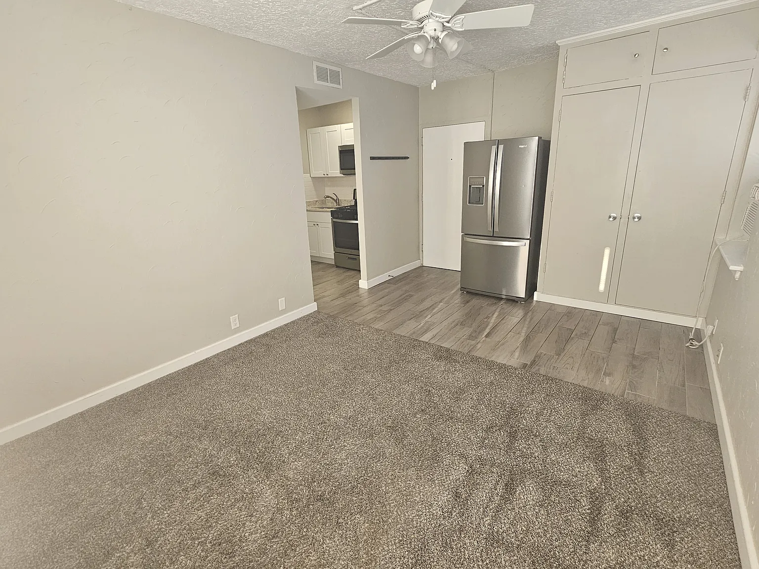 1 bed, 300 sqft, $900 — Photo 2