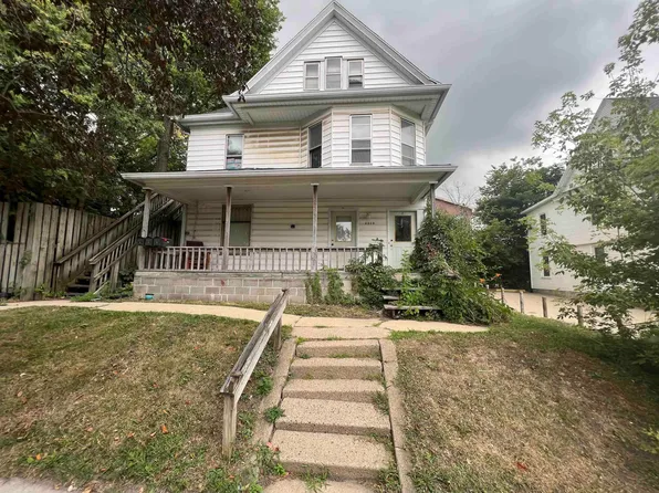 2315 Olive St, Cedar Falls, IA 50613