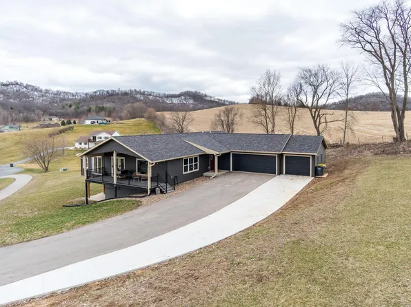 N16476 Lloyd Ln, Galesville, WI 54630