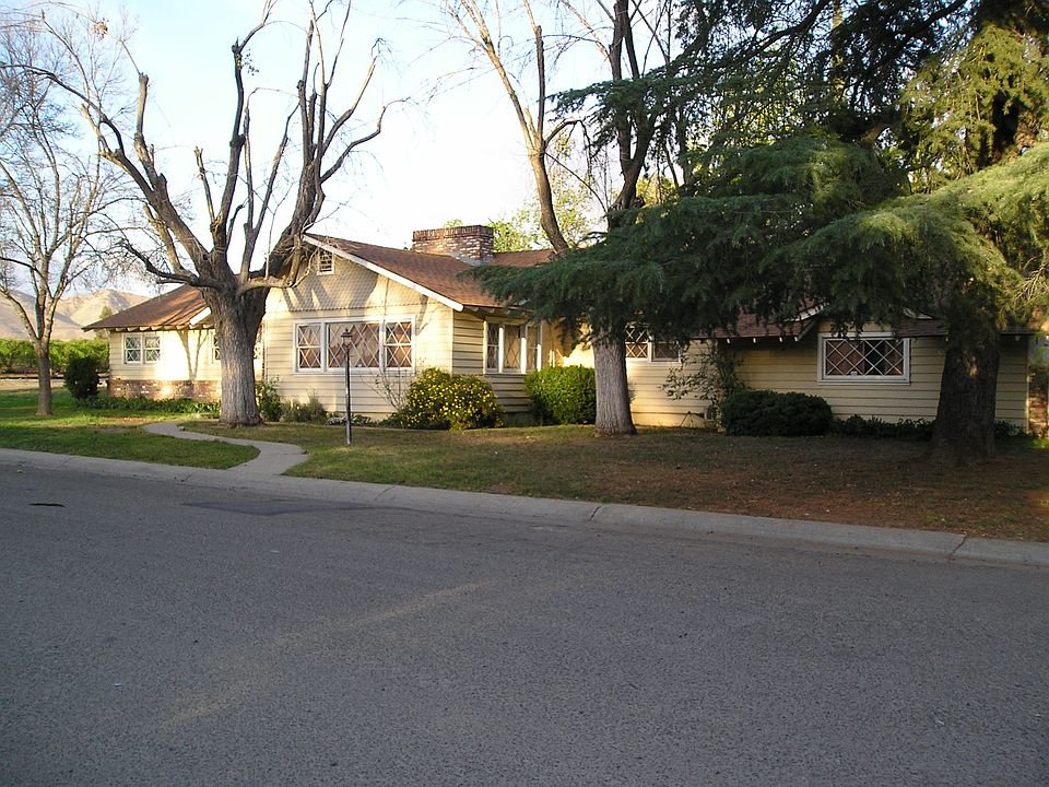 2nd image of 260 North Sierra Vista