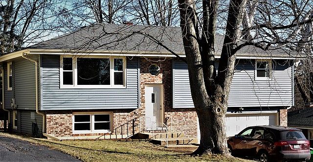 1st image of 48 Hilltop Dr