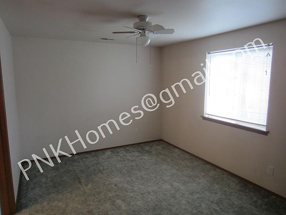 2nd image of 129 2nd Ave S