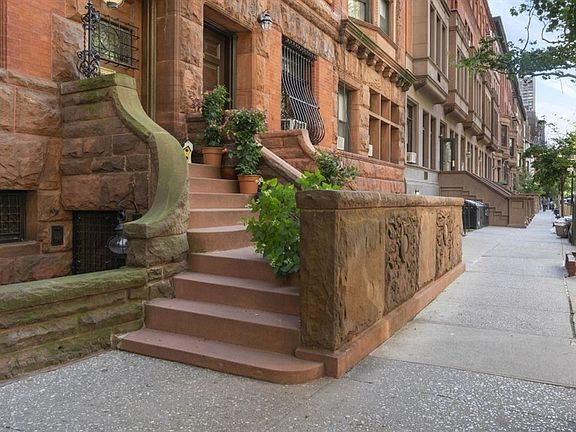 5th image of 30 W 71st St APT 2A