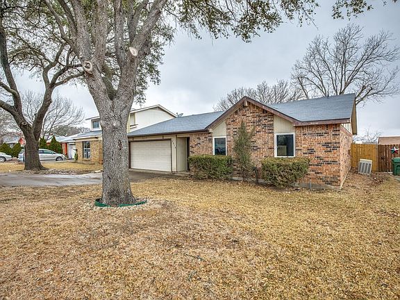 2nd image of 2219 Newbury Dr