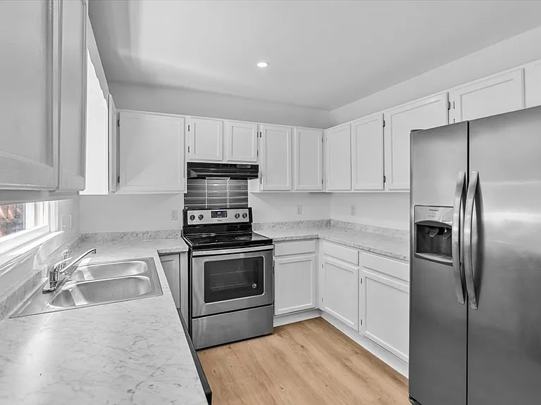 120 Arcaro Dr — Photo 6