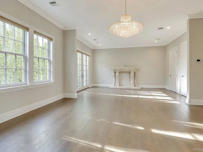402 Grist Mill Cir — Photo 8