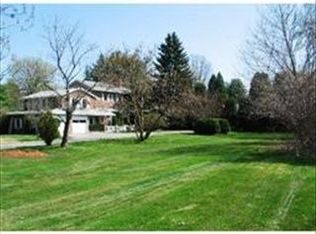 19 Meadowood Rd, North Andover, MA 01845