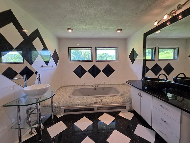 1462 W Fulton Rd #1 — Photo 15