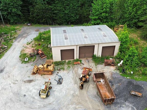 3rd image of 20 Stancil Dr