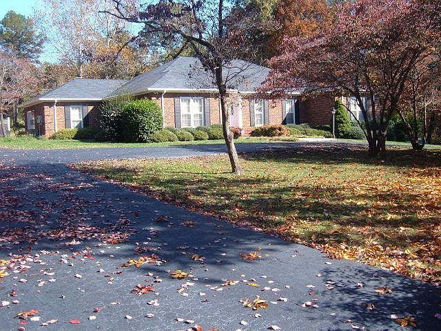2nd image of 556 Lakeside Drive Ext