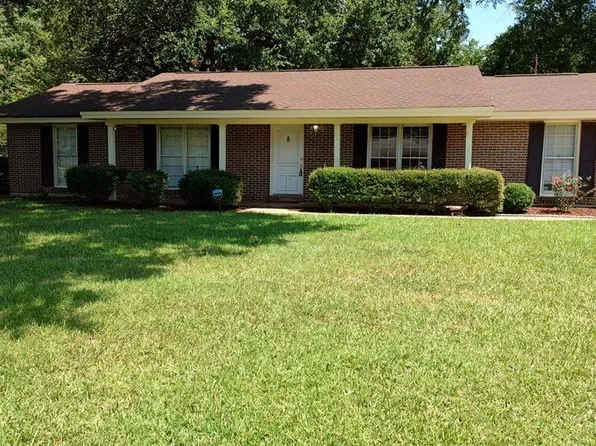 56 Kerry Ln, Montgomery, AL 36108