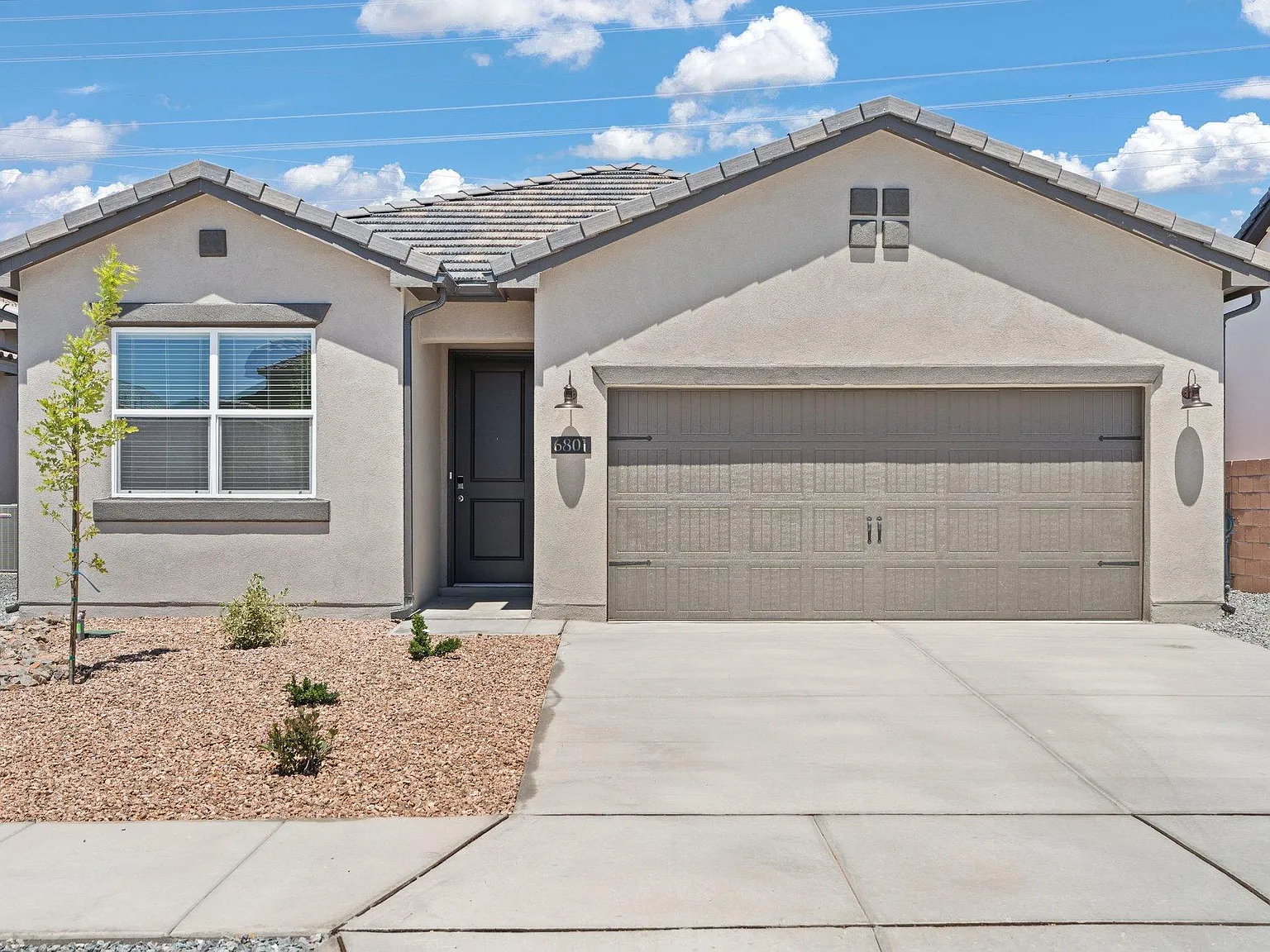 6801 Cleary Loop NE — Photo 1