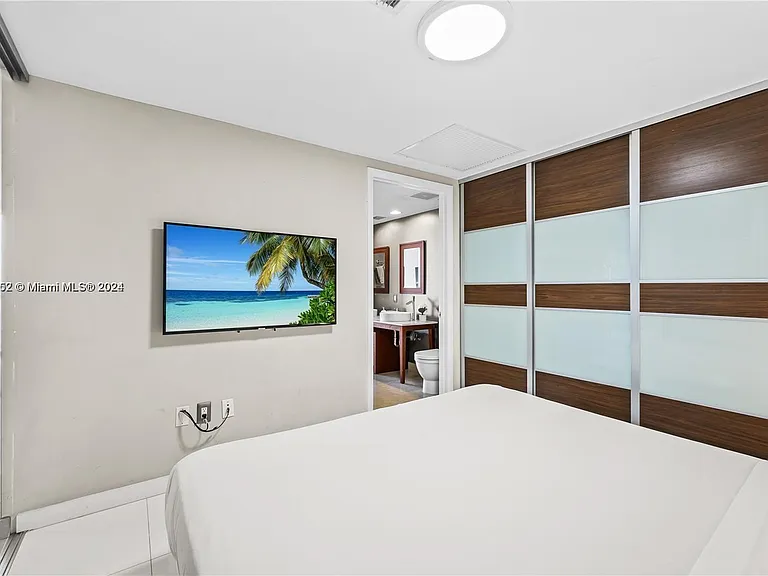 485 Brickell Ave #3109 — Photo 4